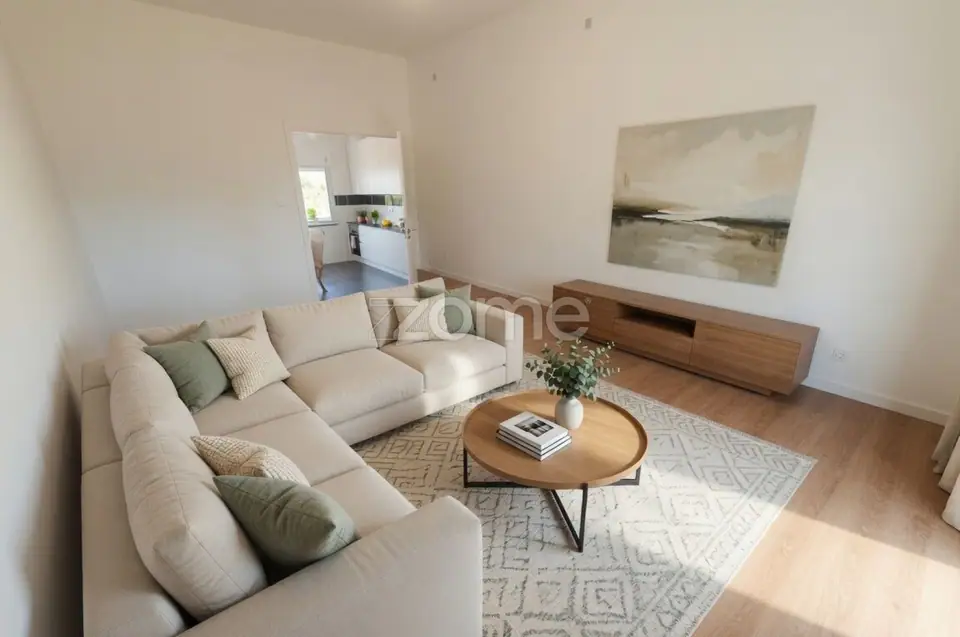 Andar Moradia T3 Renovado com Garagem de 100 m² e Quintal Privativo — imagem 1